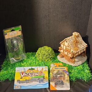 1:64 Scale Vacation Get Away  Diorama Cabin, car and Foliage Set